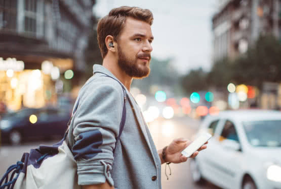 Nowe bezprzewodowe słuchawki TWS EAH-AZ60 i EAH-AZ40