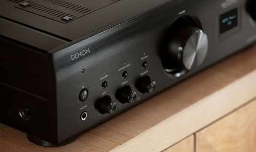 DRA-900H - pierwszy stereofoniczny amplituner 8K Denon