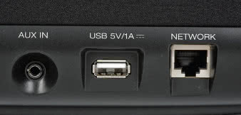Dzięki złączu USB prześlemy pliki audio z dysku twardego lub pamięci pendrive. Oprócz połączeń przewodowych, Heos ma również wbudowany moduł Wi-Fi.